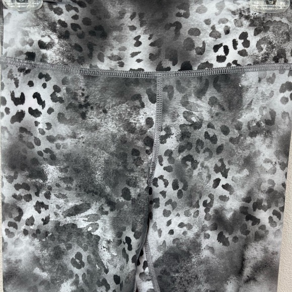 🥑5/$25 Evolution and Creation The Jenni leopard print Leggings S - Picture 3 of 4